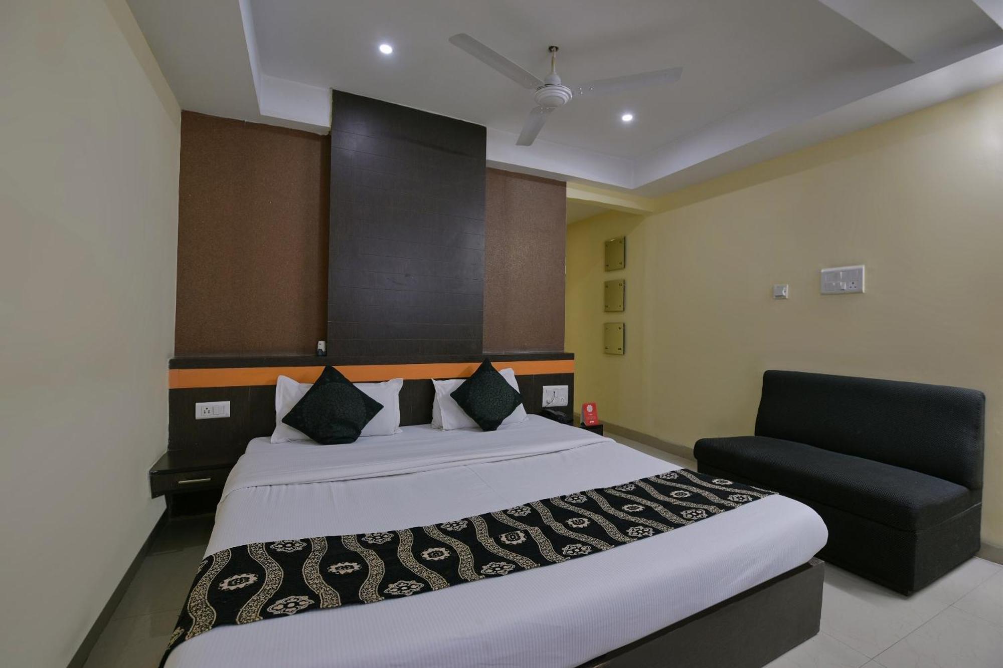 Collection O Diamond And Residences Indore Esterno foto